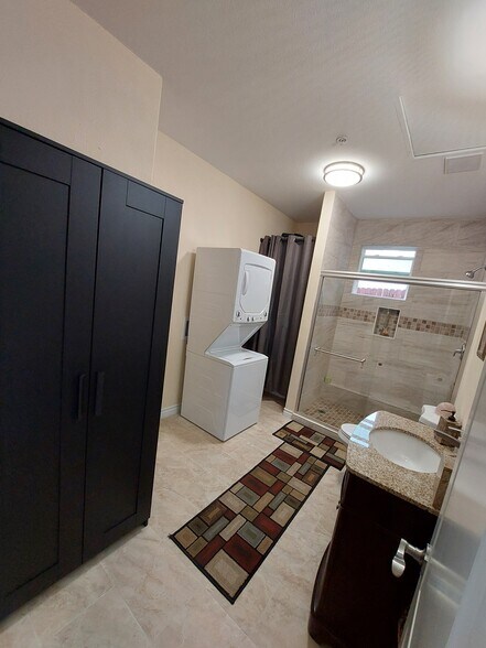 Building Photo - 709 Vale View Dr