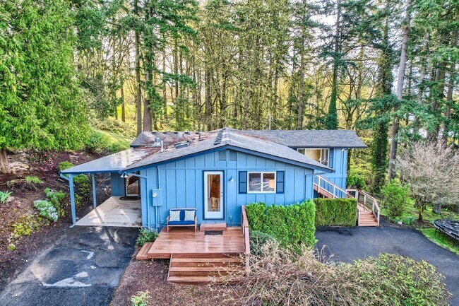 Building Photo - Single Family Home in West Linn with a Won...