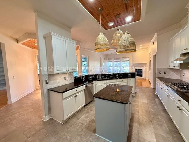 Building Photo - 424 Oak Pond Dr