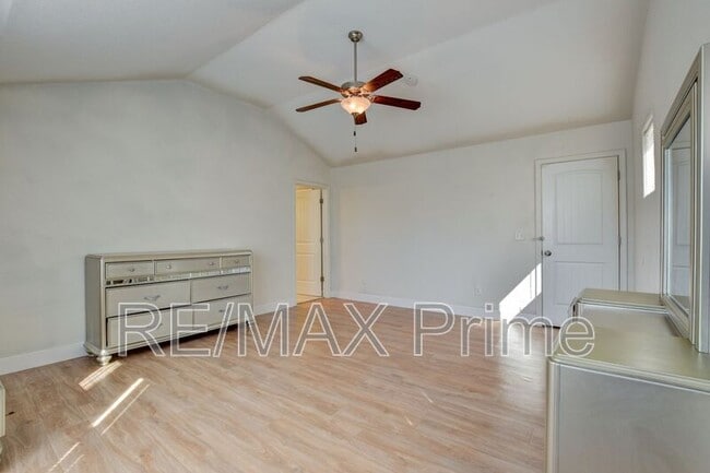 Building Photo - 8028 Glade Rd