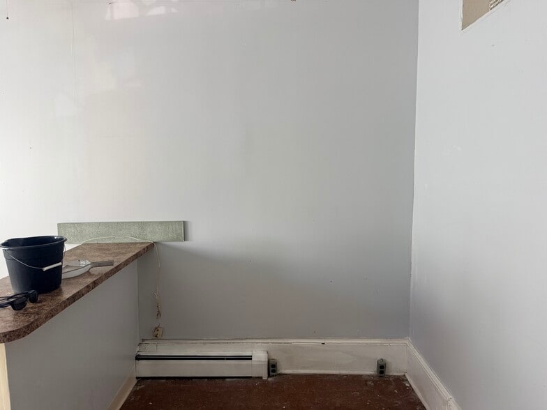 Building Photo - 675 N 11th St