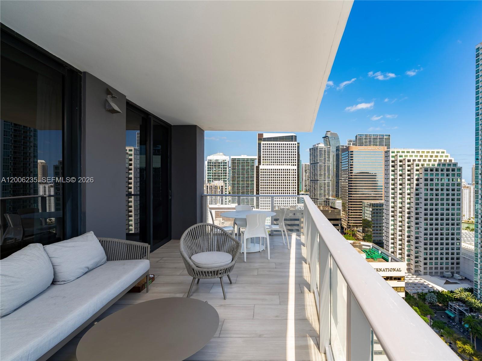 Building Photo - 1010 Brickell Ave