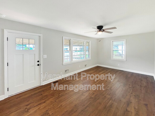 Building Photo - 308 Gordon St Ext