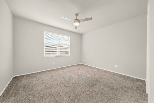 Building Photo - Welcome to this beautifully maintained 2-s...