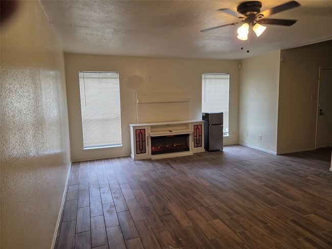 Building Photo - 11545 S Kirkwood Rd