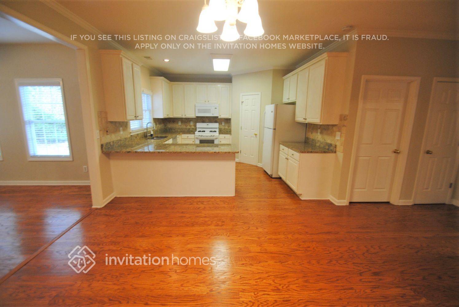 Building Photo - 417 Breezewood Ct