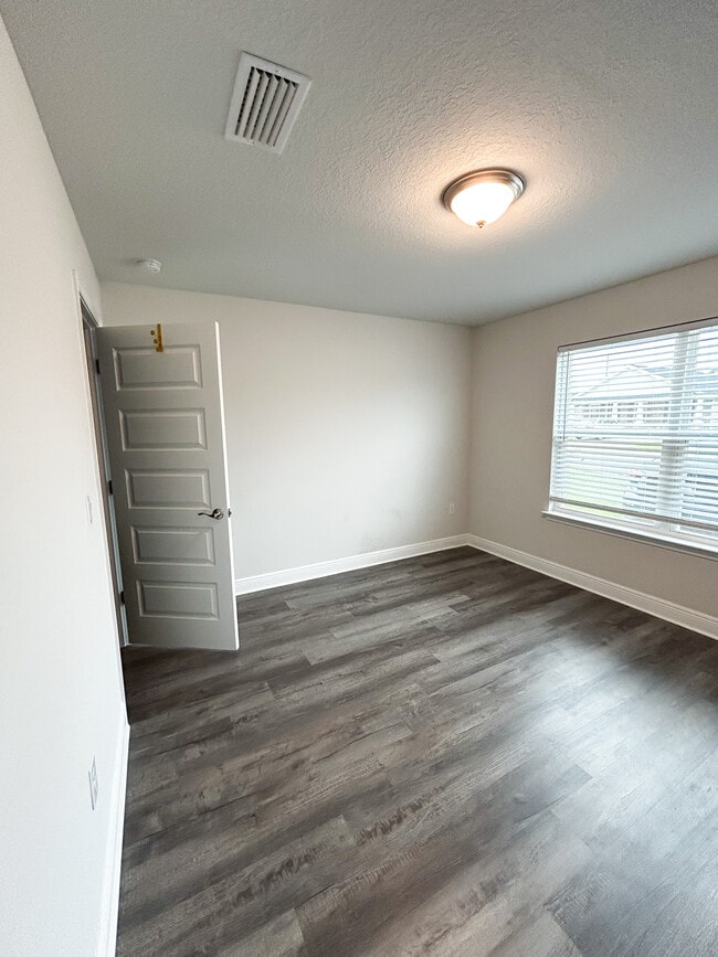 Building Photo - 7077 Sonny Dr