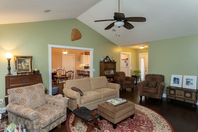 Building Photo - 18 Le Moyne Dr