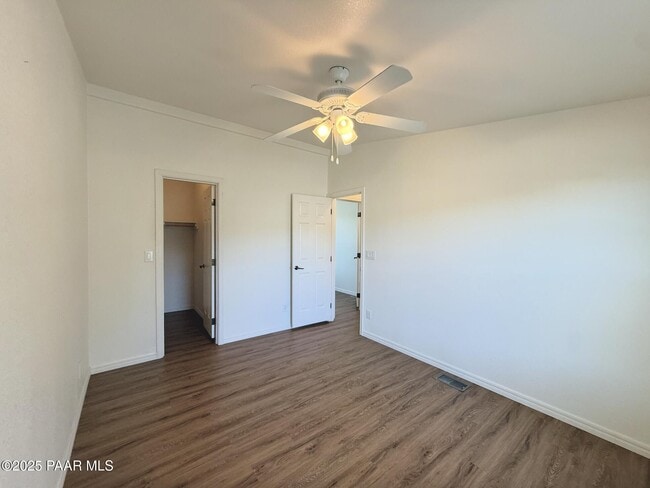 Building Photo - 1116 Samantha St