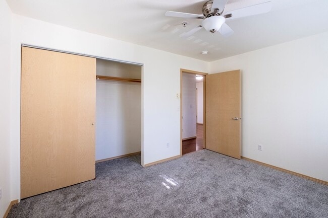 Building Photo - Town house in Post Falls