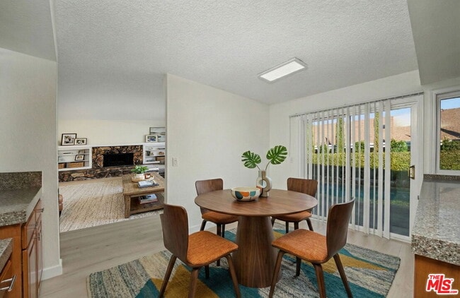 Building Photo - 243 Blanquita Way