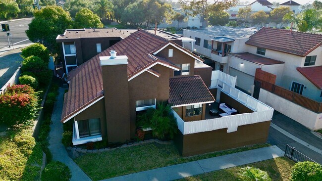 Building Photo - 101 Avenida Las Brisas