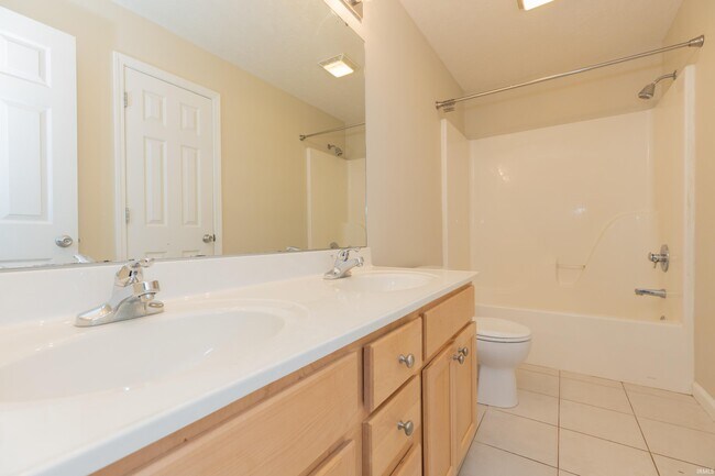 Building Photo - 7778 Sandalwood Dr