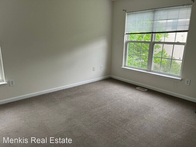 Building Photo - 3 br, 2.5 bath House - 2410 Saint Albert T...