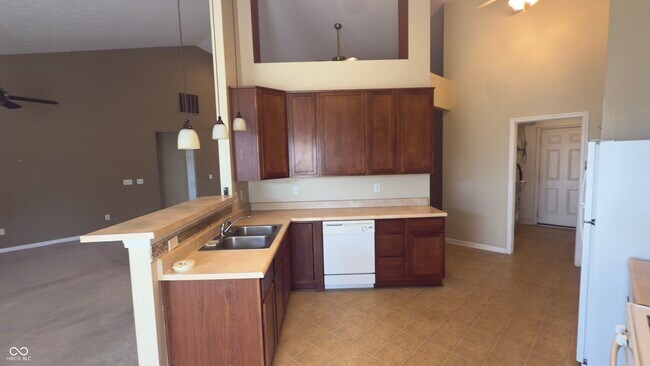 Building Photo - 1236 Wolf Run Way