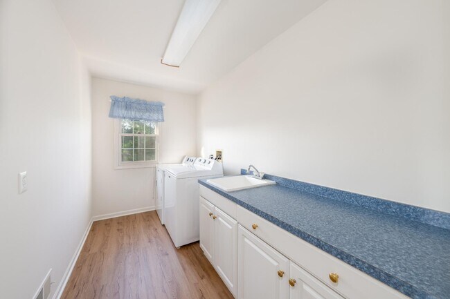 Building Photo - 49301 Quail Run Ct