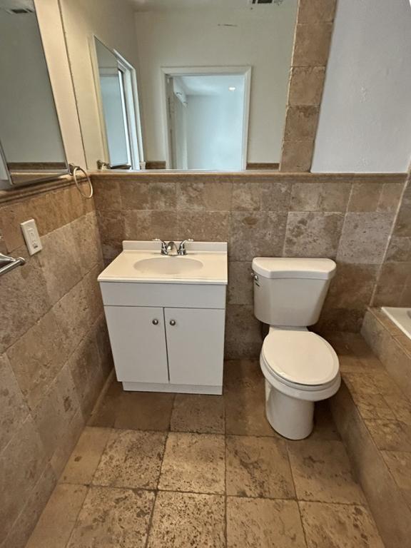 Building Photo - 16101 Ash St