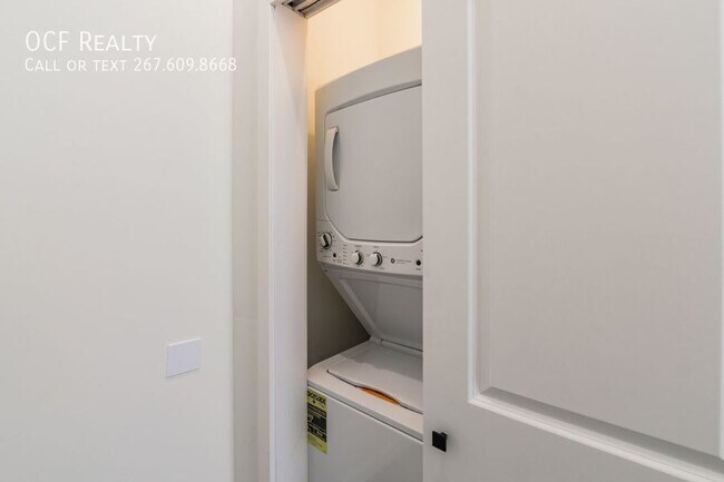 Building Photo - 5303 Chester Ave