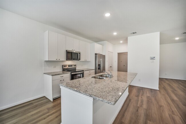 Building Photo - 11955 Pondwood Dr