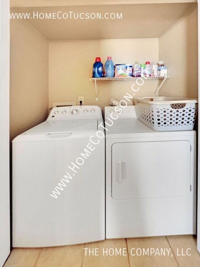 Building Photo - Short Term Furnished Foothills Condo-