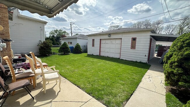 Building Photo - 5128 N Long Ave