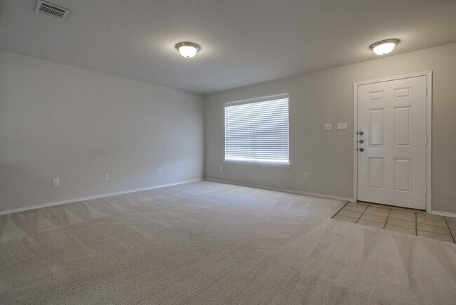 Building Photo - 552 Crystal Springs Dr