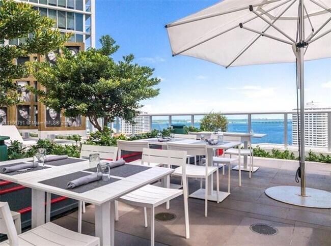 Building Photo - 485 Brickell Ave