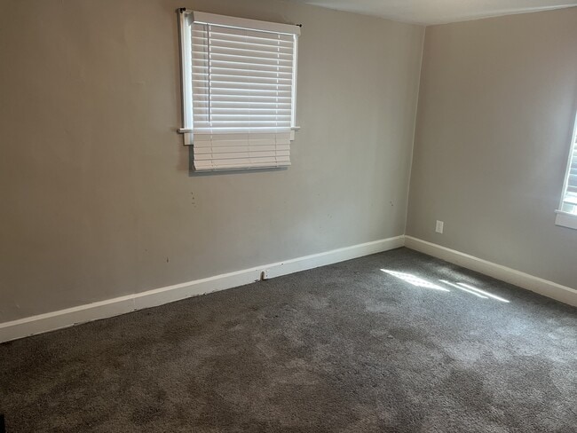 Building Photo - 370 Terrace Dr