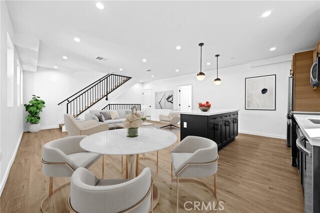 Building Photo - 1340 N Kingsley Dr