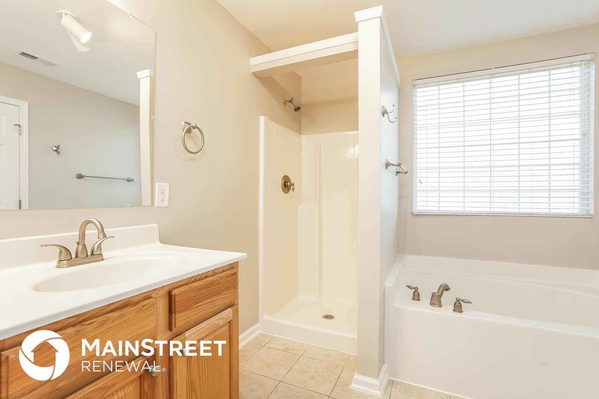 Building Photo - 235 River Hills Dr