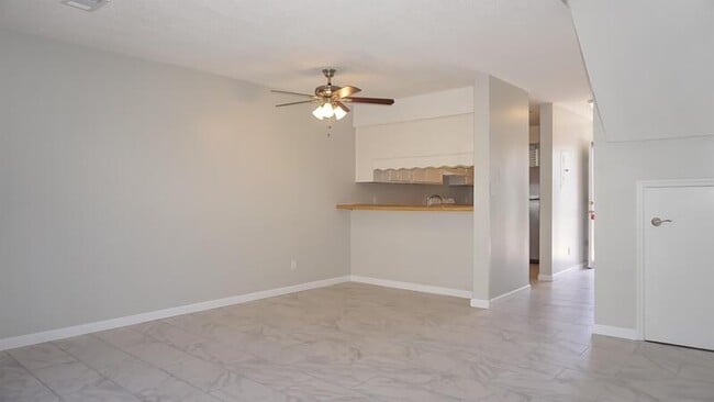 Building Photo - 734 Legion Dr