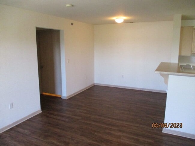 Building Photo - 913 Westridge Dr