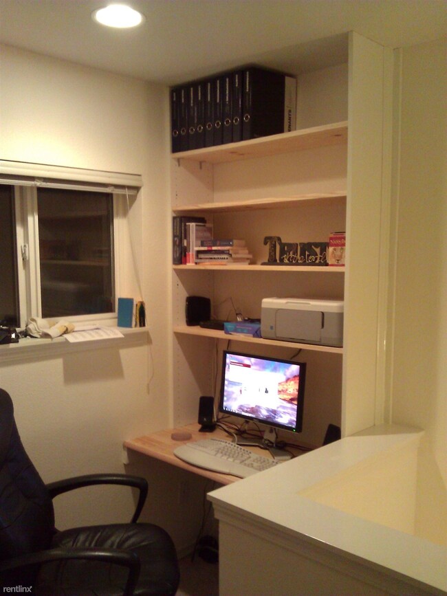 Building Photo - 2 br, 2.5 bath Condo - Ashford Park