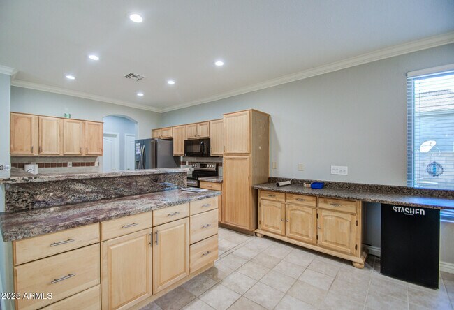 Building Photo - 1634 W Windsong Dr