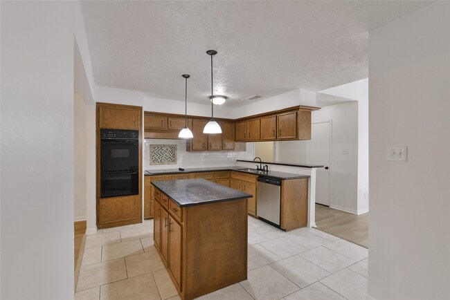 Building Photo - 3206 Cascade Creek Dr