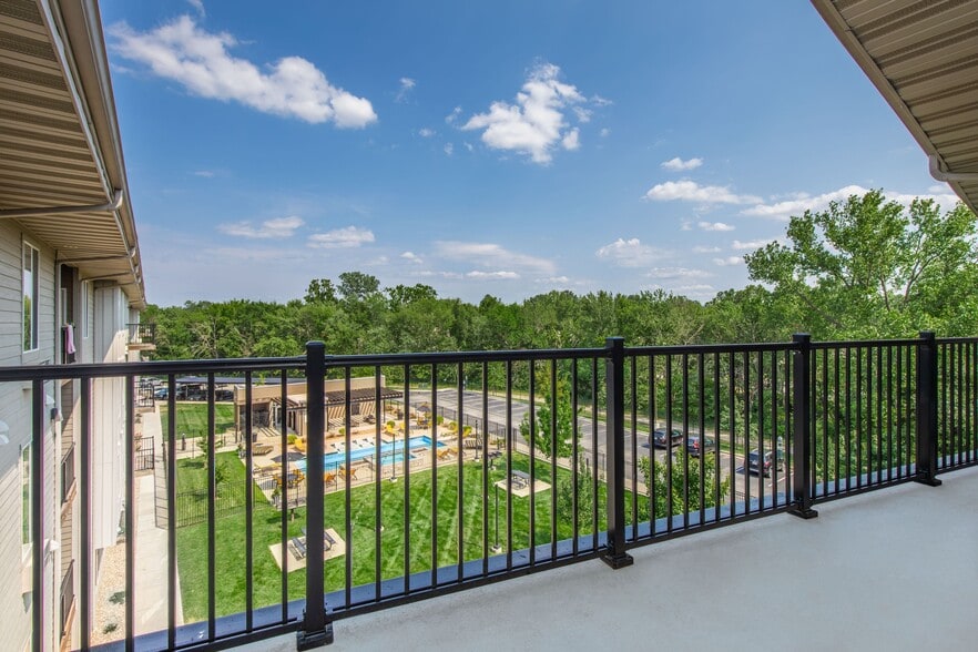 Trails Bend 3 Bedroom Penthouse Balcony - Trail's Bend Apartments