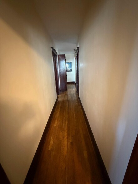 Building Photo - 61 Adamson St