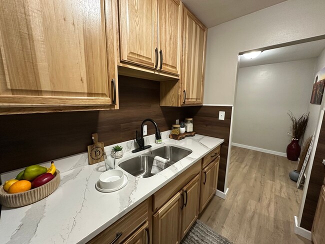 Building Photo - 1126-1128 Byron Ave.