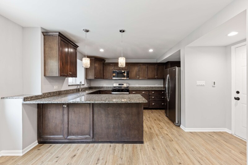Building Photo - 13723 S Mallard Dr