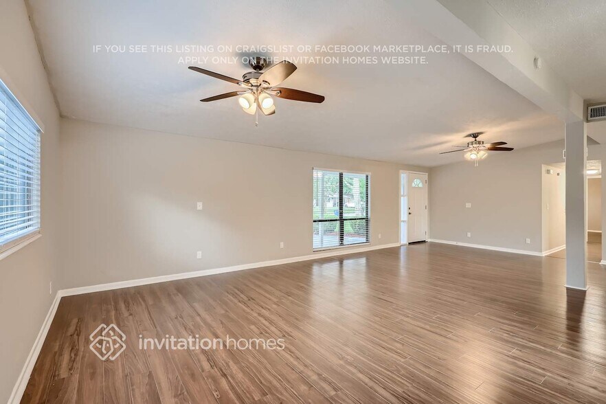 Building Photo - 2560 Eastill Dr