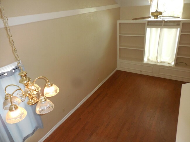 Building Photo - 10912 Sandy Koufax Dr
