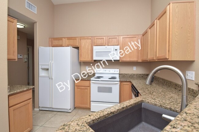 Building Photo - Corner Lot 3 Bed 2 Bath Home Near El Conquistador Golf