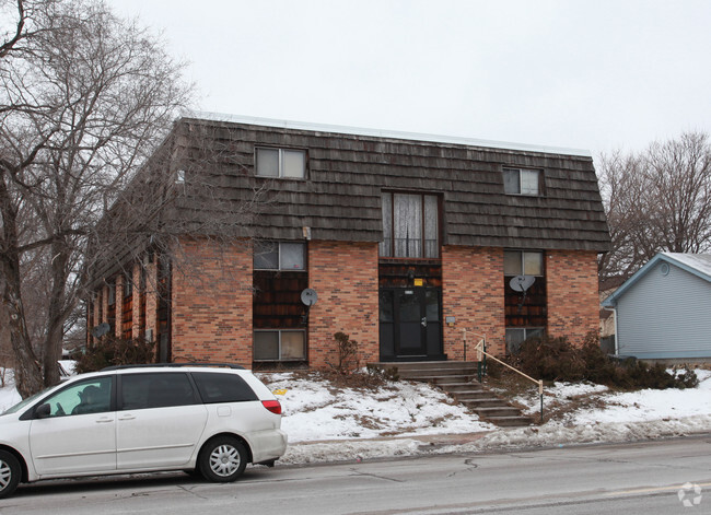 Building Photo - 2112 44th Ave N