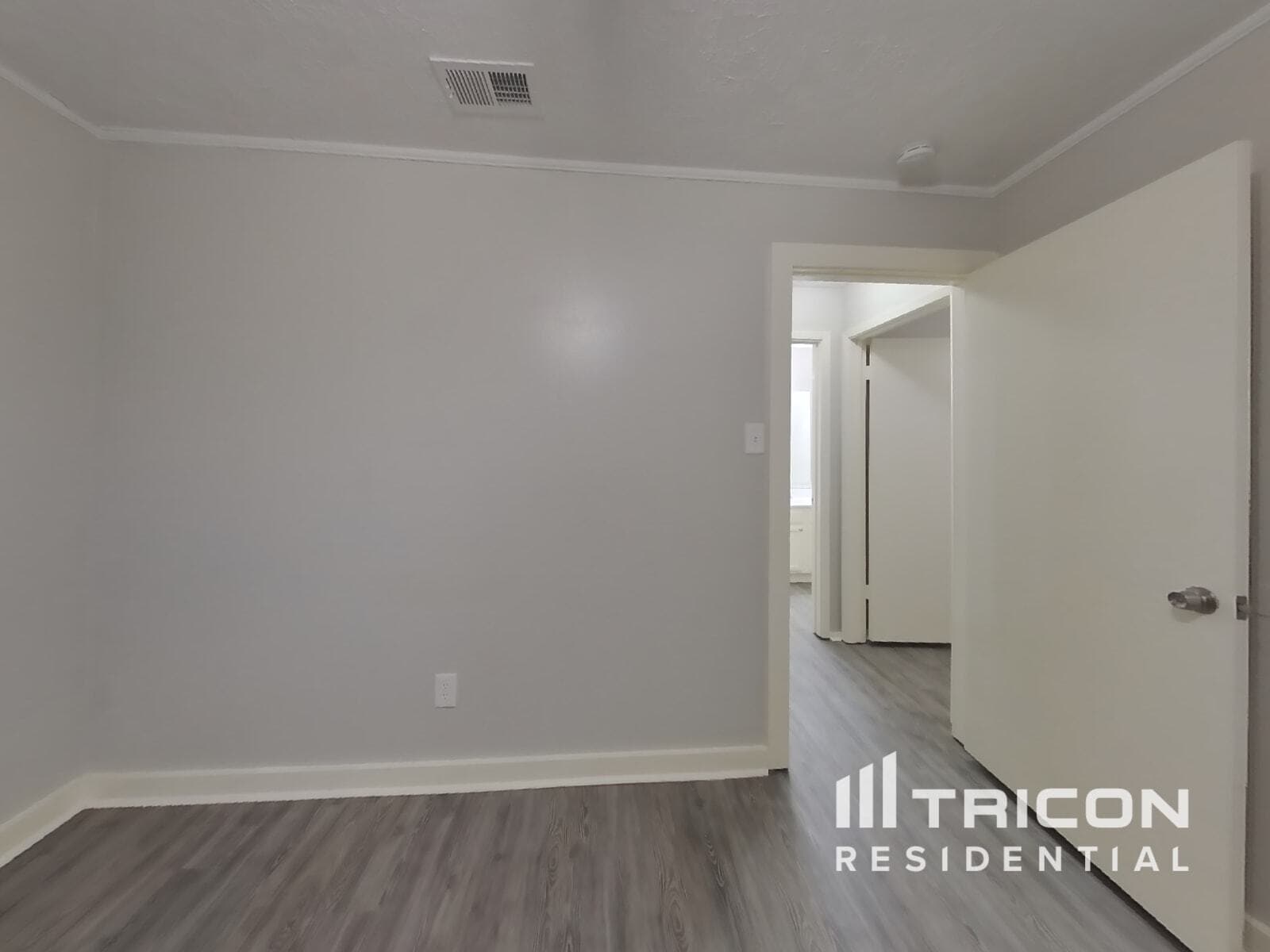 Building Photo - 120 WoodCrest Dr