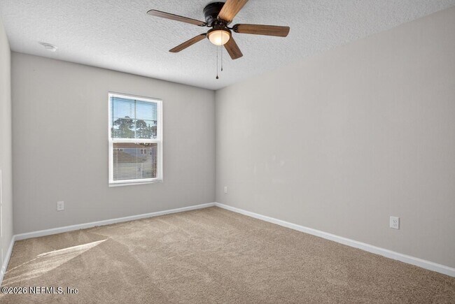 Building Photo - 14790 Cashew Ave