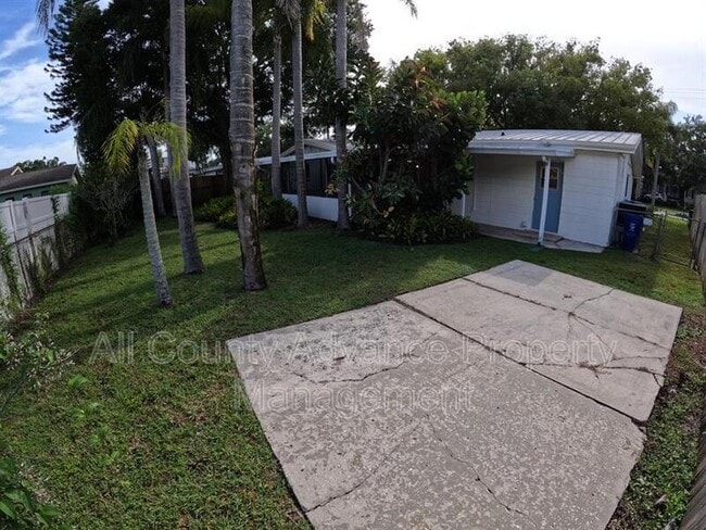 Building Photo - 311 Shore Dr E