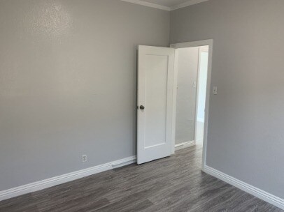 Building Photo - Spacious 2-Bedroom Apartment in Prime Los ...