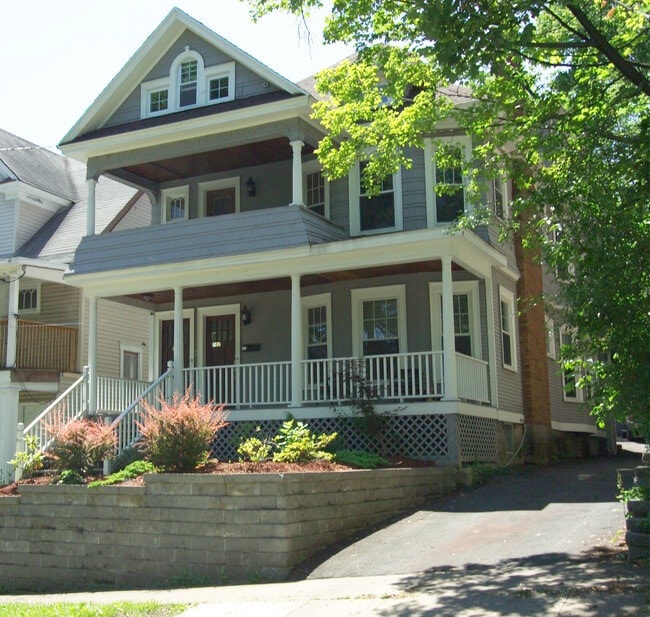 Building Photo - 702 Lancaster Ave