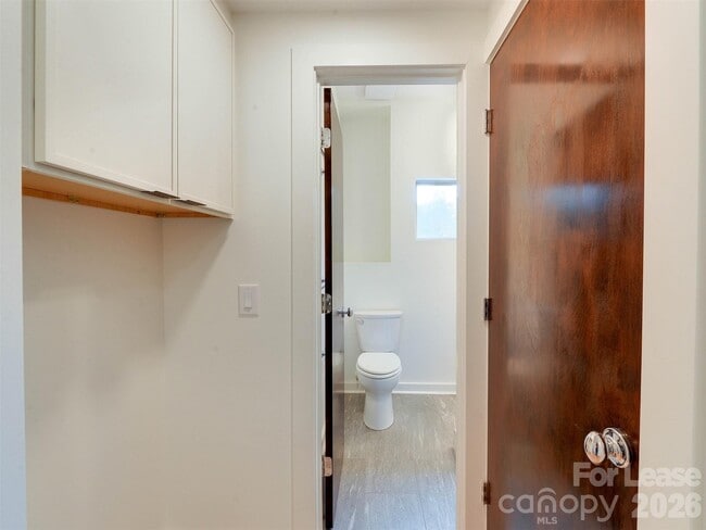 Building Photo - 1174 Park West Dr