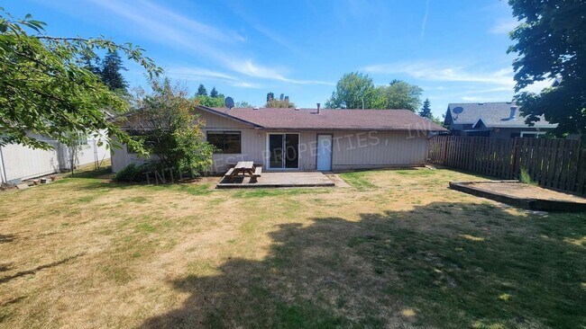 Building Photo - 3 bd 2 ba Ranch Style Beaverton Home with W/D in Unit, 2 Car Garage and Large Fenced Yard!